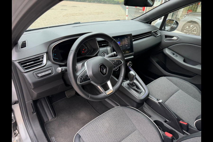 Renault Clio 1.6 E-Tech Hybrid 140 Intens Carplay / Parkeersensoren / Full LED / Clima