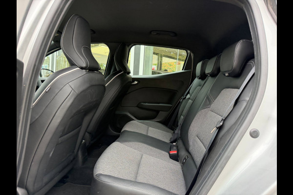 Renault Clio 1.6 E-Tech Hybrid 140 Intens Carplay / Parkeersensoren / Full LED / Clima