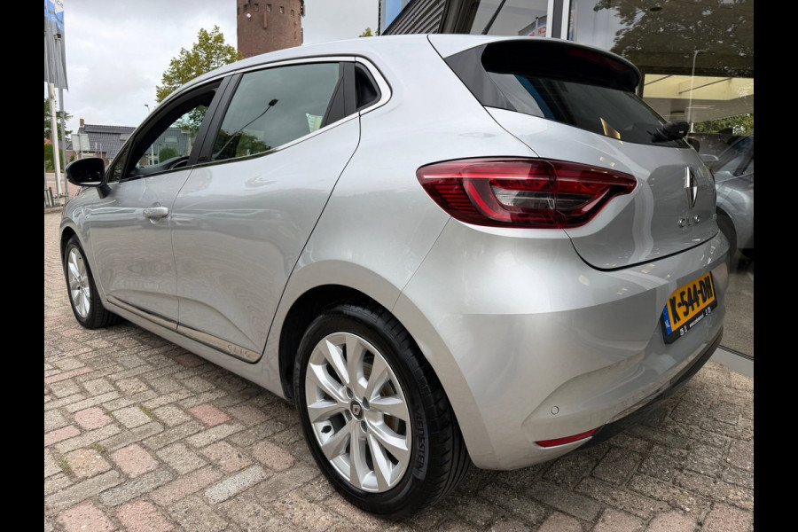 Renault Clio 1.6 E-Tech Hybrid 140 Intens Carplay / Parkeersensoren / Full LED / Clima