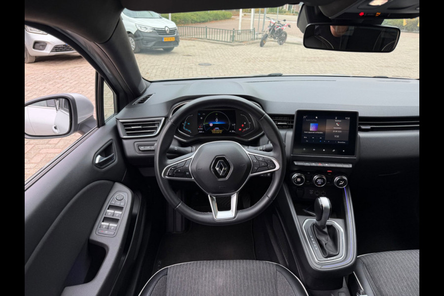 Renault Clio 1.6 E-Tech Hybrid 140 Intens Carplay / Parkeersensoren / Full LED / Clima