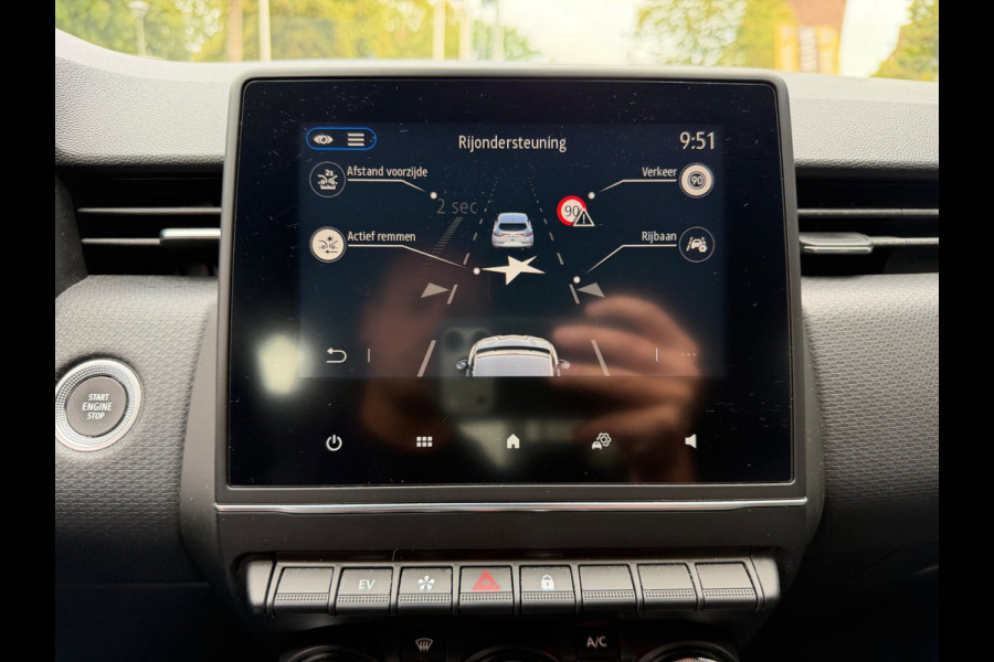 Renault Clio 1.6 E-Tech Hybrid 140 Intens Carplay / Parkeersensoren / Full LED / Clima