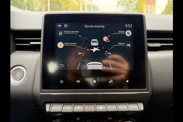 Renault Clio 1.6 E-Tech Hybrid 140 Intens Carplay / Parkeersensoren / Full LED / Clima