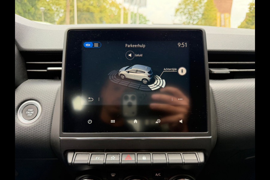 Renault Clio 1.6 E-Tech Hybrid 140 Intens Carplay / Parkeersensoren / Full LED / Clima