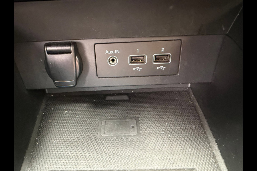 Renault Clio 1.6 E-Tech Hybrid 140 Intens Carplay / Parkeersensoren / Full LED / Clima