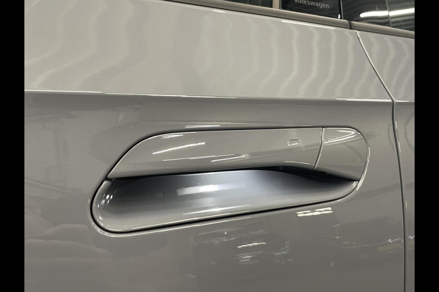 Volkswagen ID.4 Pro Limited Edition 77 kWh Navigatie Apple Carplay/Android Auto Keyless PDC V+A Climate Control DAB+ Lane Assist Adaptieve Cruise control Velours / Alcantara bekleding 19" Lichtmetalen Velgen