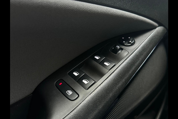 Opel Crossland X 1.2 Turbo Innovation, Airco, Bluetooth, CarPlay, Cruise, Navi, PDC, APK