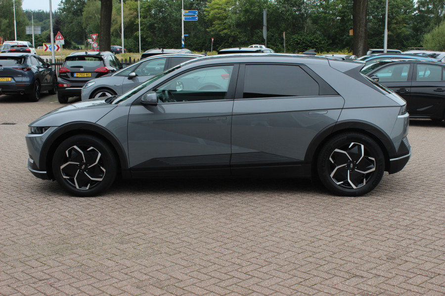 Hyundai IONIQ 5 Connect+ 73kWh / SoH 94,8% / Trekhaak / Camera / Head-up / Leder / CarPlay / V2L / 19'' / Warmtepomp / Stoelverwarming / Dodehoek / DAB / ACC