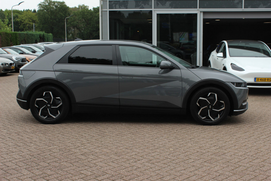 Hyundai IONIQ 5 Connect+ 73kWh / SoH 94,8% / Trekhaak / Camera / Head-up / Leder / CarPlay / V2L / 19'' / Warmtepomp / Stoelverwarming / Dodehoek / DAB / ACC