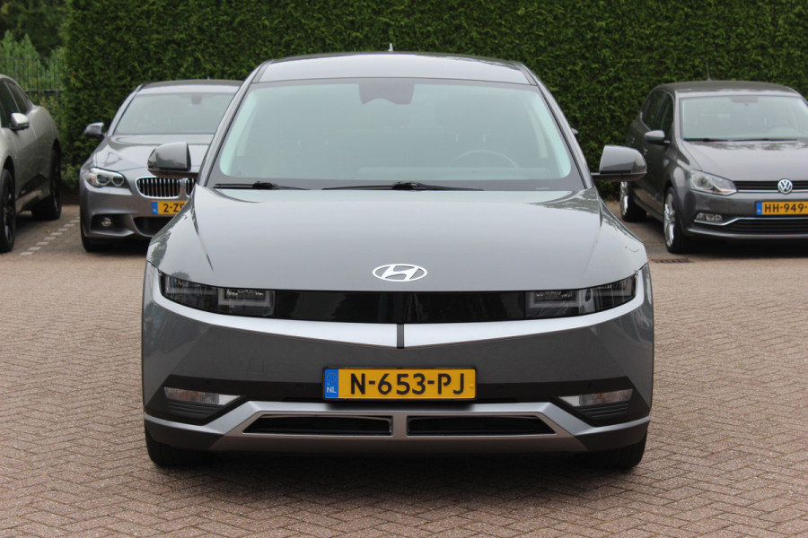 Hyundai IONIQ 5 Connect+ 73kWh / SoH 94,8% / Trekhaak / Camera / Head-up / Leder / CarPlay / V2L / 19'' / Warmtepomp / Stoelverwarming / Dodehoek / DAB / ACC