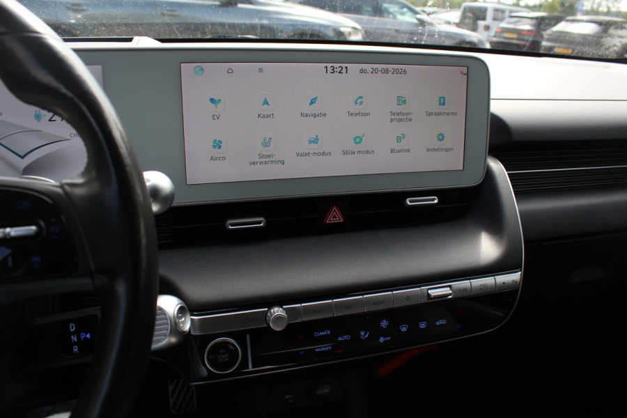 Hyundai IONIQ 5 Connect+ 73kWh / SoH 94,8% / Trekhaak / Camera / Head-up / Leder / CarPlay / V2L / 19'' / Warmtepomp / Stoelverwarming / Dodehoek / DAB / ACC