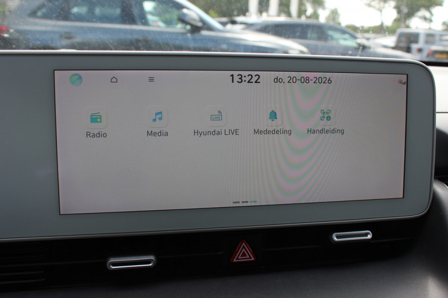 Hyundai IONIQ 5 Connect+ 73kWh / SoH 94,8% / Trekhaak / Camera / Head-up / Leder / CarPlay / V2L / 19'' / Warmtepomp / Stoelverwarming / Dodehoek / DAB / ACC