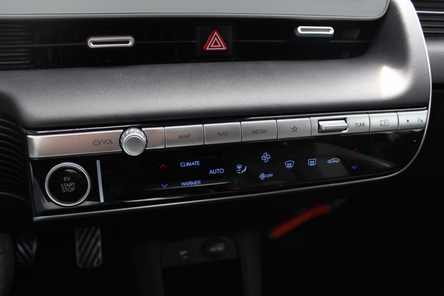 Hyundai IONIQ 5 Connect+ 73kWh / SoH 94,8% / Trekhaak / Camera / Head-up / Leder / CarPlay / V2L / 19'' / Warmtepomp / Stoelverwarming / Dodehoek / DAB / ACC