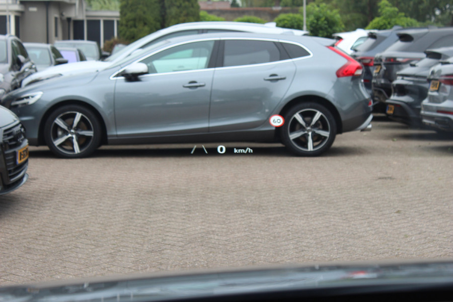 Hyundai IONIQ 5 Connect+ 73kWh / SoH 94,8% / Trekhaak / Camera / Head-up / Leder / CarPlay / V2L / 19'' / Warmtepomp / Stoelverwarming / Dodehoek / DAB / ACC