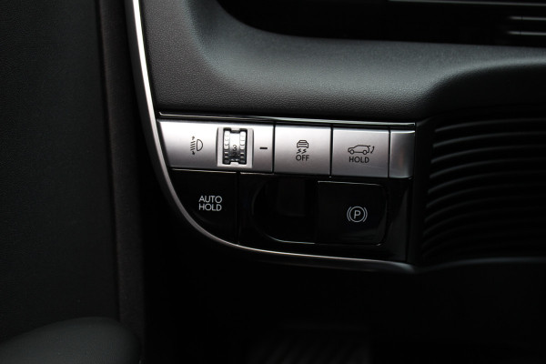 Hyundai IONIQ 5 Connect+ 73kWh / SoH 94,8% / Trekhaak / Camera / Head-up / Leder / CarPlay / V2L / 19'' / Warmtepomp / Stoelverwarming / Dodehoek / DAB / ACC