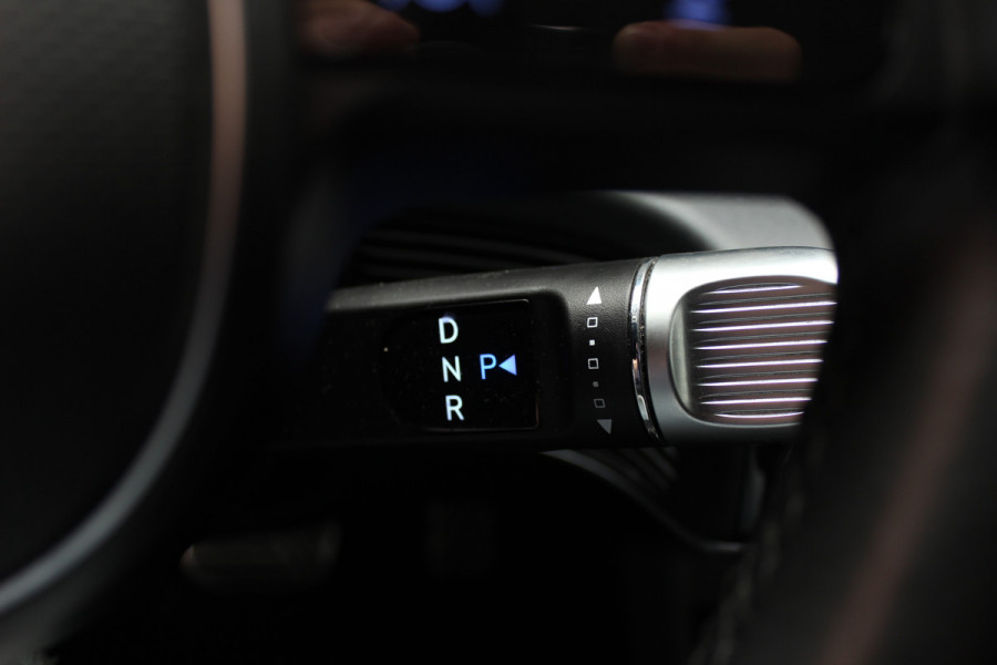 Hyundai IONIQ 5 Connect+ 73kWh / SoH 94,8% / Trekhaak / Camera / Head-up / Leder / CarPlay / V2L / 19'' / Warmtepomp / Stoelverwarming / Dodehoek / DAB / ACC