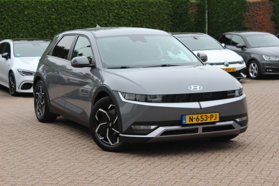 Hyundai IONIQ 5 Connect+ 73kWh / SoH 94,8% / Trekhaak / Camera / Head-up / Leder / CarPlay / V2L / 19'' / Warmtepomp / Stoelverwarming / Dodehoek / DAB / ACC