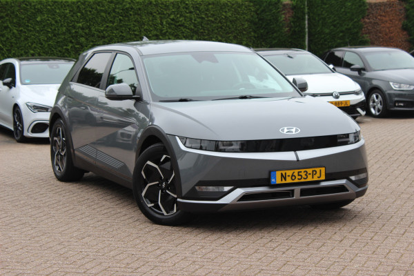 Hyundai IONIQ 5 Connect+ 73kWh / SoH 94,8% / Trekhaak / Camera / Head-up / Leder / CarPlay / V2L / 19'' / Warmtepomp / Stoelverwarming / Dodehoek / DAB / ACC