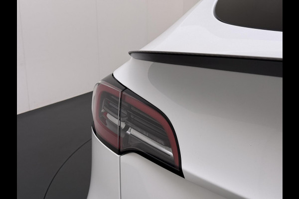Tesla Model Y Performance AWD 75 kWh VAN:43.900,- VOOR:40.877,- UW HERFSTVOORDEEL:3.023,- SOH 94% | AFN. TREKHAAK | 21 INCH TURBINE VELGEN | TESLA GARANTIE T/M 01-2028 OF 80.000 KM | ACCU & AANDRIJFLIJN GARANTIE T/M 01-2032 OF 192.000 KM | ALL IN RIJKLAAR PRIJS |
