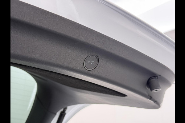 Tesla Model Y Performance AWD 75 kWh VAN:43.900,- VOOR:40.877,- UW HERFSTVOORDEEL:3.023,- SOH 94% | AFN. TREKHAAK | 21 INCH TURBINE VELGEN | TESLA GARANTIE T/M 01-2028 OF 80.000 KM | ACCU & AANDRIJFLIJN GARANTIE T/M 01-2032 OF 192.000 KM | ALL IN RIJKLAAR PRIJS |