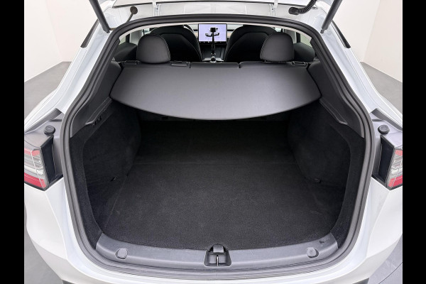 Tesla Model Y Performance AWD 75 kWh VAN:43.900,- VOOR:40.877,- UW HERFSTVOORDEEL:3.023,- SOH 94% | AFN. TREKHAAK | 21 INCH TURBINE VELGEN | TESLA GARANTIE T/M 01-2028 OF 80.000 KM | ACCU & AANDRIJFLIJN GARANTIE T/M 01-2032 OF 192.000 KM | ALL IN RIJKLAAR PRIJS |