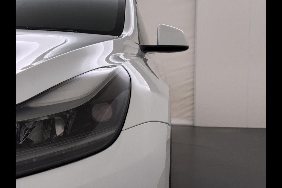 Tesla Model Y Performance AWD 75 kWh VAN:43.900,- VOOR:40.877,- UW HERFSTVOORDEEL:3.023,- SOH 94% | AFN. TREKHAAK | 21 INCH TURBINE VELGEN | TESLA GARANTIE T/M 01-2028 OF 80.000 KM | ACCU & AANDRIJFLIJN GARANTIE T/M 01-2032 OF 192.000 KM | ALL IN RIJKLAAR PRIJS |