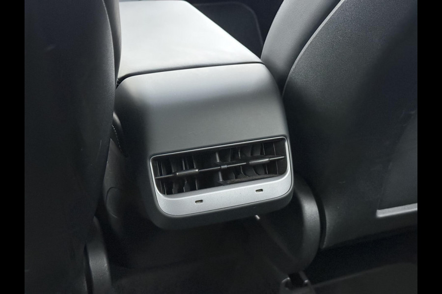 Tesla Model Y Performance AWD 75 kWh VAN:43.900,- VOOR:40.877,- UW HERFSTVOORDEEL:3.023,- SOH 94% | AFN. TREKHAAK | 21 INCH TURBINE VELGEN | TESLA GARANTIE T/M 01-2028 OF 80.000 KM | ACCU & AANDRIJFLIJN GARANTIE T/M 01-2032 OF 192.000 KM | ALL IN RIJKLAAR PRIJS |