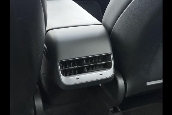 Tesla Model Y Performance AWD 75 kWh VAN:43.900,- VOOR:40.877,- UW HERFSTVOORDEEL:3.023,- SOH 94% | AFN. TREKHAAK | 21 INCH TURBINE VELGEN | TESLA GARANTIE T/M 01-2028 OF 80.000 KM | ACCU & AANDRIJFLIJN GARANTIE T/M 01-2032 OF 192.000 KM | ALL IN RIJKLAAR PRIJS |