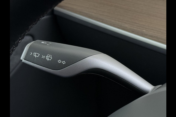 Tesla Model Y Performance AWD 75 kWh VAN:43.900,- VOOR:40.877,- UW HERFSTVOORDEEL:3.023,- SOH 94% | AFN. TREKHAAK | 21 INCH TURBINE VELGEN | TESLA GARANTIE T/M 01-2028 OF 80.000 KM | ACCU & AANDRIJFLIJN GARANTIE T/M 01-2032 OF 192.000 KM | ALL IN RIJKLAAR PRIJS |