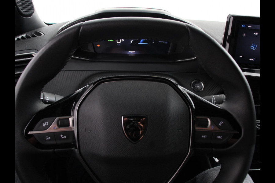 Peugeot e-2008 EV Allure Pack 54 kWh Navigatie Apple Carplay/Android Auto Climate Control Parkeer sensoren Lichtmetalen Velgen