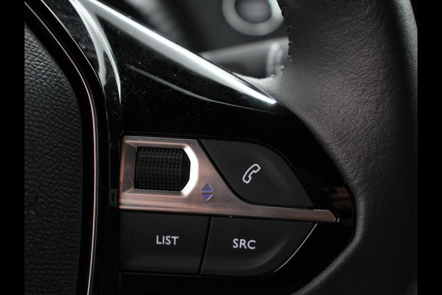 Peugeot e-2008 EV Allure Pack 54 kWh Navigatie Apple Carplay/Android Auto Climate Control Parkeer sensoren Lichtmetalen Velgen