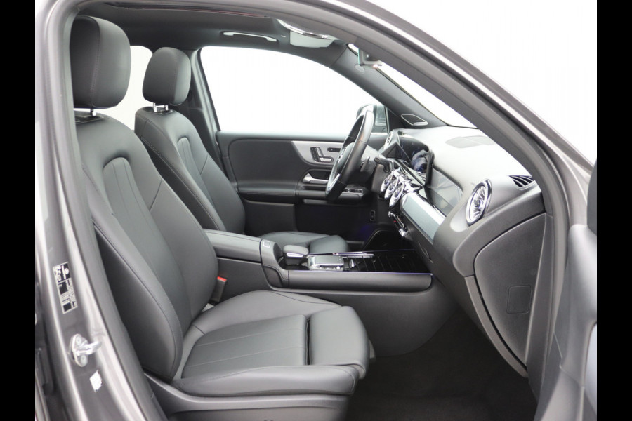 Mercedes-Benz Glb 200 Premium Pano, Distronic, Memory, Burmester