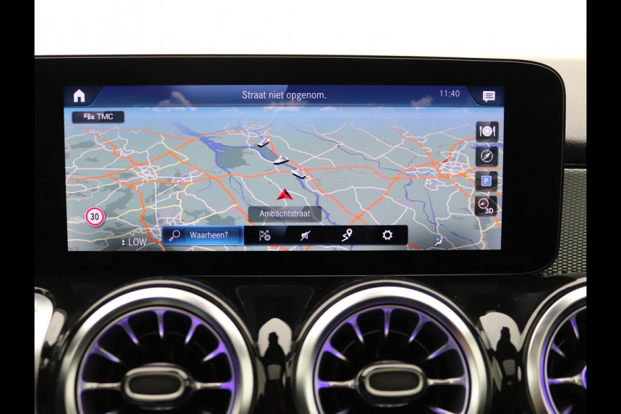 Mercedes-Benz Glb 200 Premium Pano, Distronic, Memory, Burmester