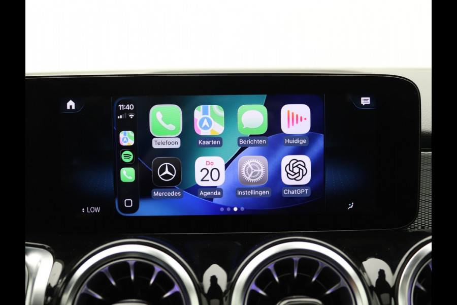 Mercedes-Benz Glb 200 Premium Pano, Distronic, Memory, Burmester