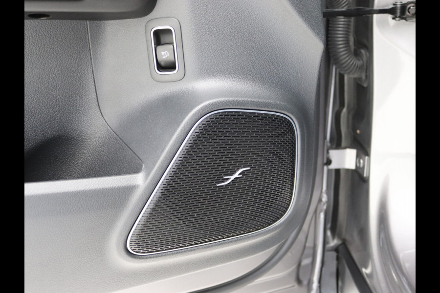 Mercedes-Benz Glb 200 Premium Pano, Distronic, Memory, Burmester