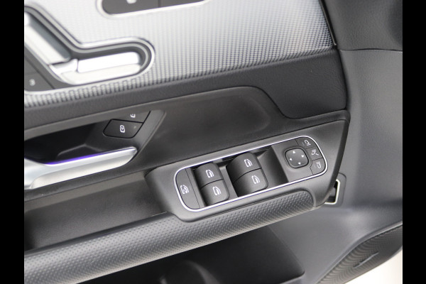 Mercedes-Benz Glb 200 Premium Pano, Distronic, Memory, Burmester