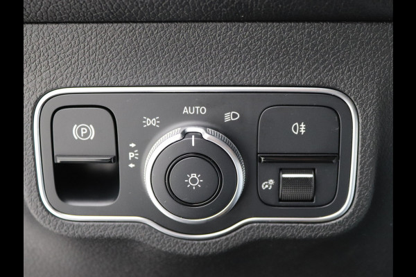 Mercedes-Benz Glb 200 Premium Pano, Distronic, Memory, Burmester