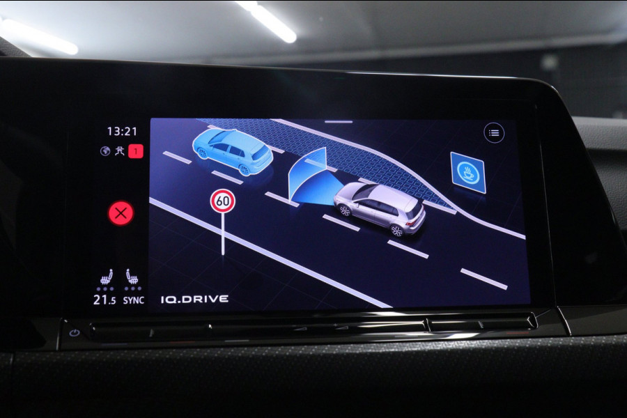 Volkswagen Golf 1.5 eTSI R-Line Business PANO/CAM/CARPLAY/ACC/VOL
