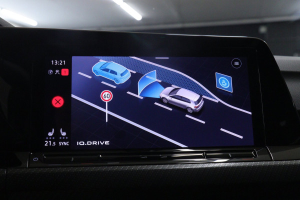 Volkswagen Golf 1.5 eTSI R-Line Business PANO/CAM/CARPLAY/ACC/VOL