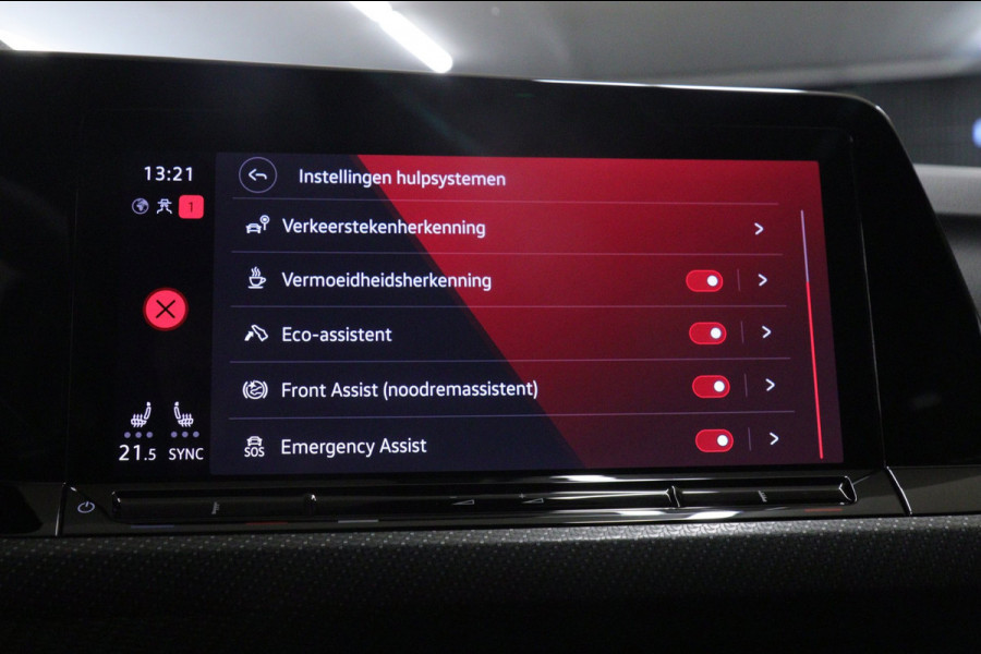 Volkswagen Golf 1.5 eTSI R-Line Business PANO/CAM/CARPLAY/ACC/VOL