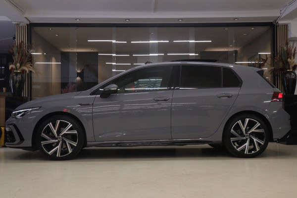 Volkswagen Golf 1.5 eTSI R-Line Business PANO/CAM/CARPLAY/ACC/VOL