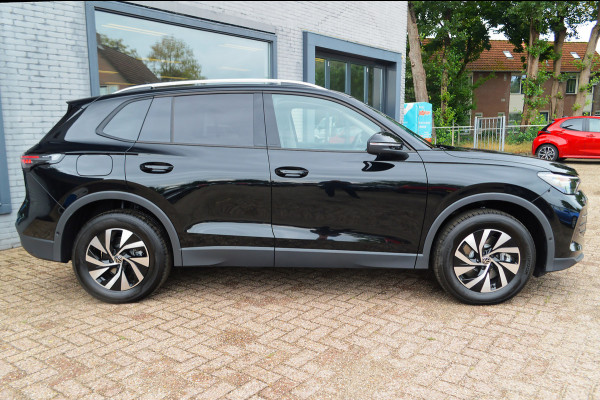 Volkswagen Tiguan NIEUW 1.5 eHybrid Life Edition SUPERDEAL! STOEL/STUUR VEWRW> 360 CAMERA