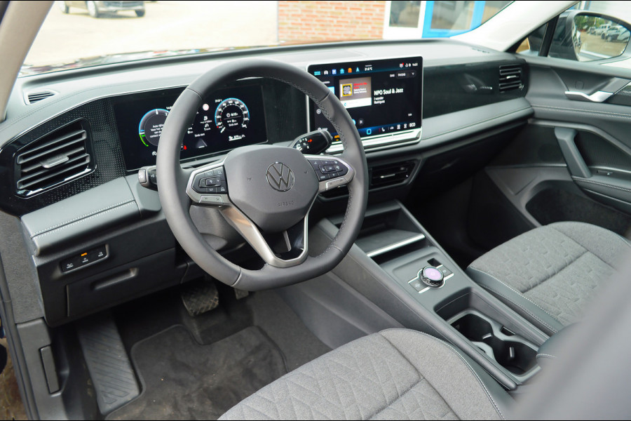Volkswagen Tiguan NIEUW 1.5 eHybrid Life Edition SUPERDEAL! STOEL/STUUR VEWRW> 360 CAMERA