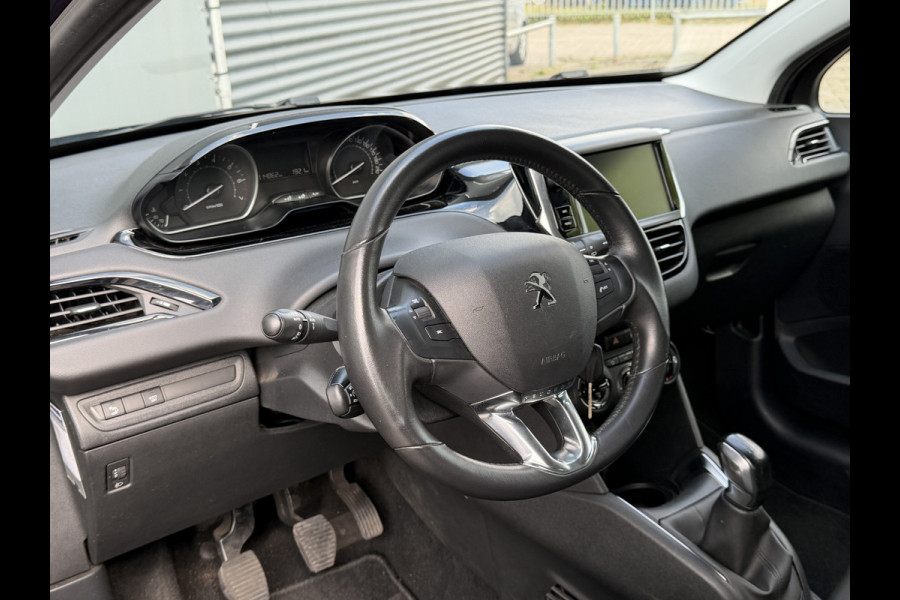 Peugeot 208 BWJ 2019 | 1.2 83PK Signature | AIRCO | NAVI | PDC | CRUISE | CARPLAY | 16'' LMV | DONKER GLAS |