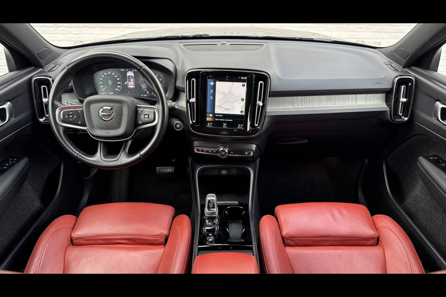 Volvo XC40 1.5 T2 Inscription Trekhaak Adaptive cruise Camera CarPlay Navigatie Elektrische klep