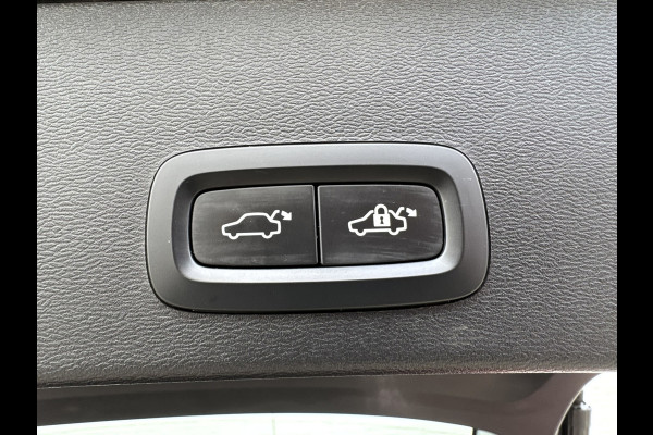Volvo XC40 1.5 T2 Inscription Trekhaak Adaptive cruise Camera CarPlay Navigatie Elektrische klep