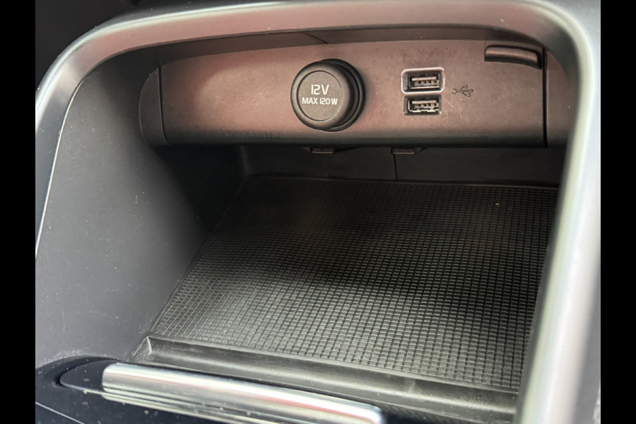 Volvo XC40 1.5 T2 Inscription Trekhaak Adaptive cruise Camera CarPlay Navigatie Elektrische klep