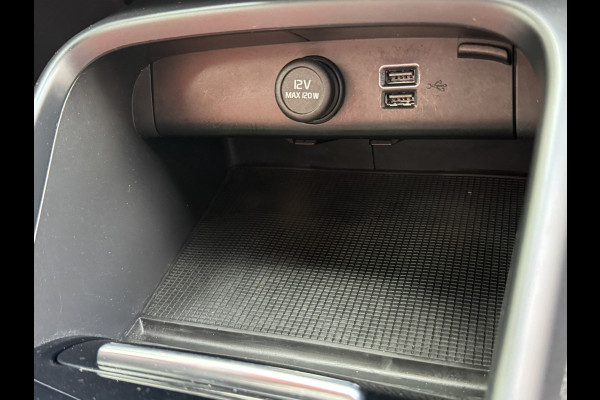 Volvo XC40 1.5 T2 Inscription Trekhaak Adaptive cruise Camera CarPlay Navigatie Elektrische klep