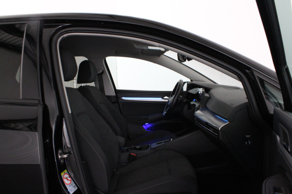 Volkswagen Golf 1.5 eTSI Life > Camera/ACC/Stoelverwarming/Sfeerverlichting....