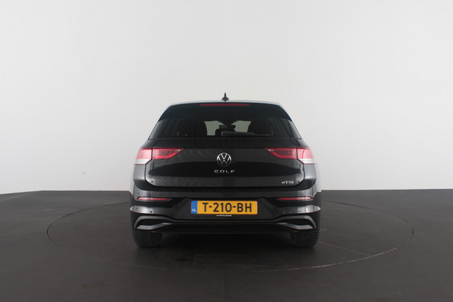 Volkswagen Golf 1.5 eTSI Life > Camera/ACC/Stoelverwarming/Sfeerverlichting....