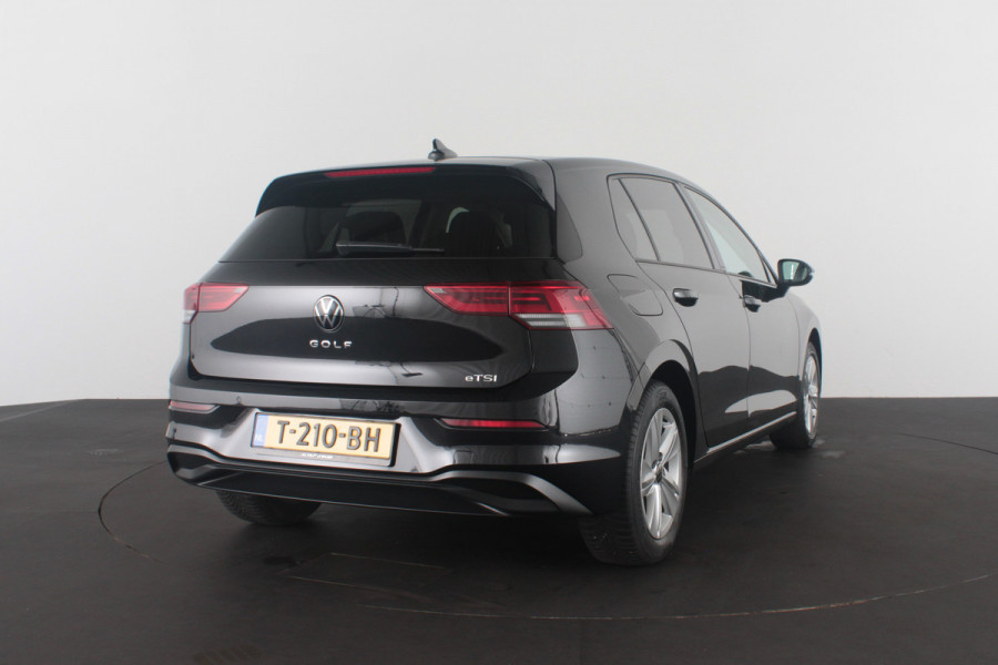 Volkswagen Golf 1.5 eTSI Life > Camera/ACC/Stoelverwarming/Sfeerverlichting....